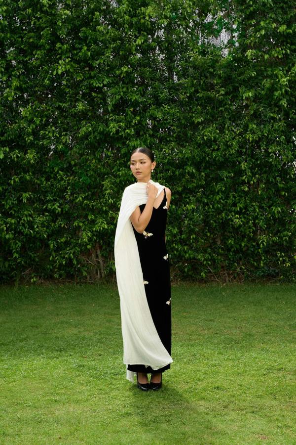 Ivory Silk Bridal Shawl – Hand-Dyed Mulberry Silk, 85 × 300cm