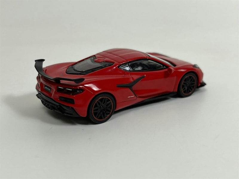 Mini GT Chevrolet Corvette Z06 Torch Red RHD 1:64 Scale MGT00477R