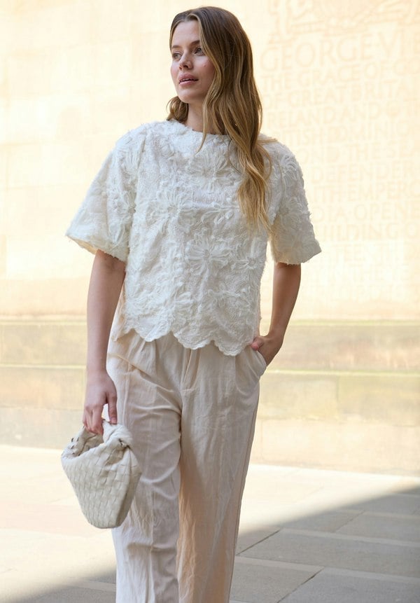 Lotus Ribbon Work Scallop Hem Top In Cream - image 3