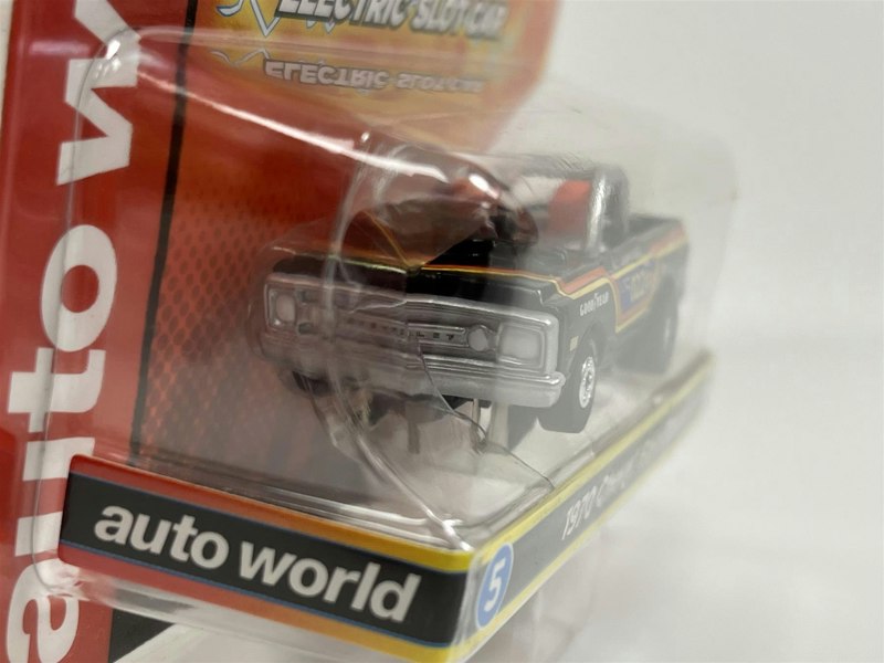 Auto World Slot Cars 1970 Chevy Baja Blazer Black Thunderjet Ultra G HO Slot Car SC367-5