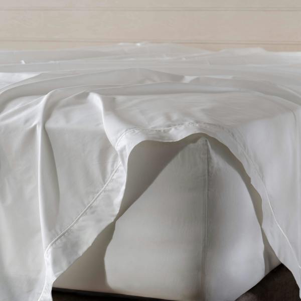 White 200 Thread Count Egyptian Cotton Bedding And Sheets - linen, breathable, bedroom detail 2 | Soak and Sleep