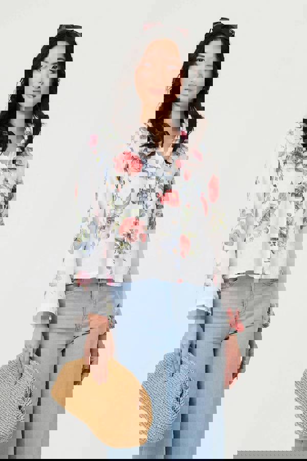 White | Floral 3/4 Turn-Up Sleeve Cropped Shirt : Model is 5'9"/175 cm and wears UK8/EU36/US4/AUS8