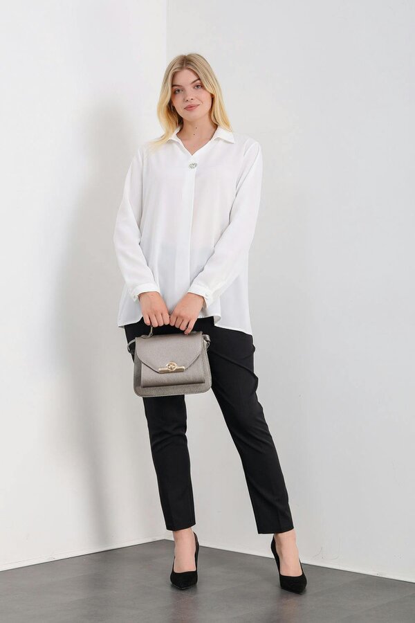 Hoxton Gal Oversized Long Sleeves Blouse with Brooch Details in White