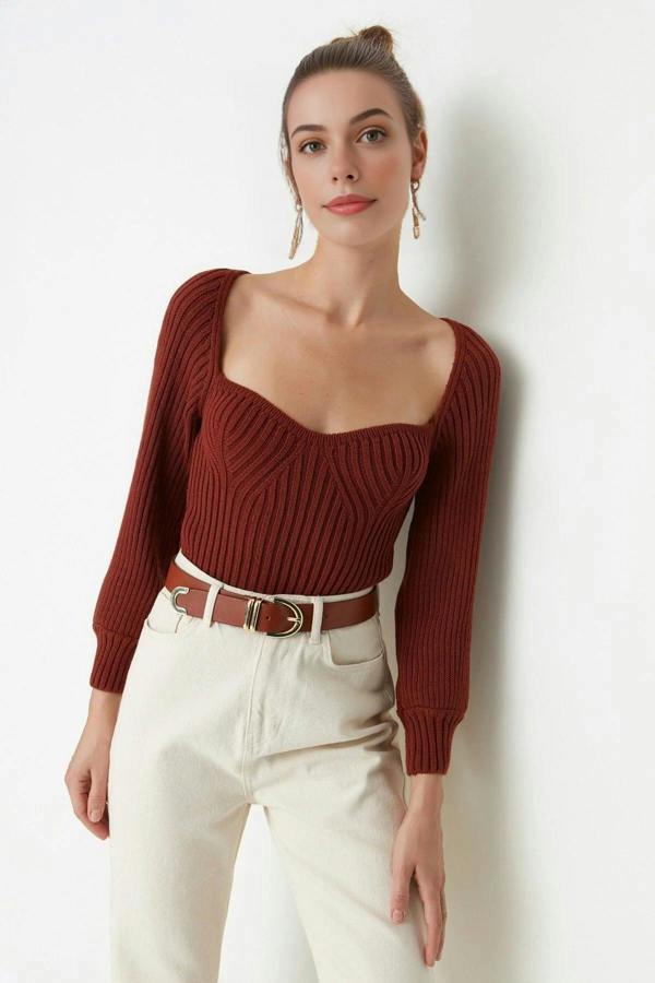 WOVCOR Crop Sweetheart Neck Knit Sweater