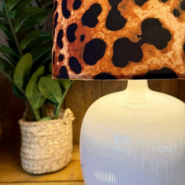 Love Frankie Ridged Table Lamp in Bone