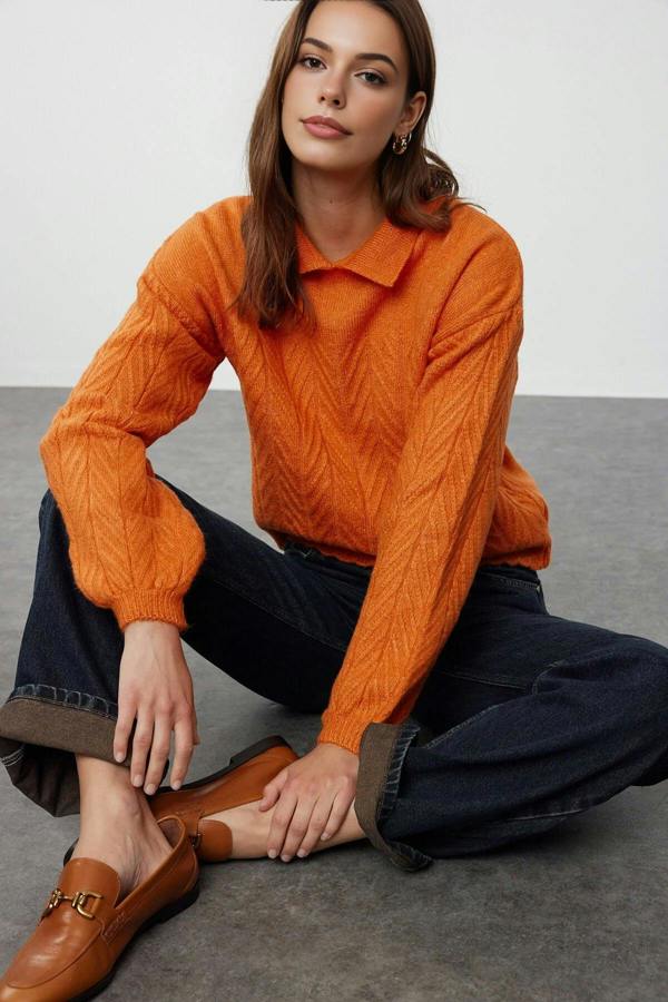 WOVCOR Soft Textured Knit Sweater with Collar Detail