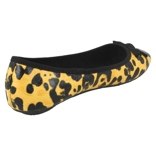 BASICS Ladies Basics Casual Flats