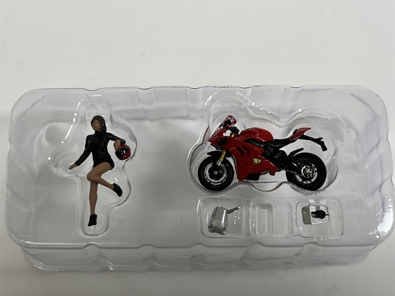 Mini GT Ducati Panigale V4 S with Ducati Girl 1:64 Scale MGT00682L