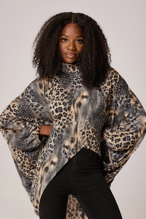 SparklingSafariChic, GlitteredLeopardLuxury, ShimmeringFelineEssence, DazzlingCheetahElegance, LustrousLeopardDrape, TwinklingWildGlam, RadiantJungleCouture, GlimmeringLeopardStyle, GleamingCheetahTunic, GlamorousSpotsEnsemble,