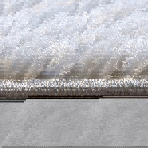 High Pile White Rug Pigment – Geometric Design