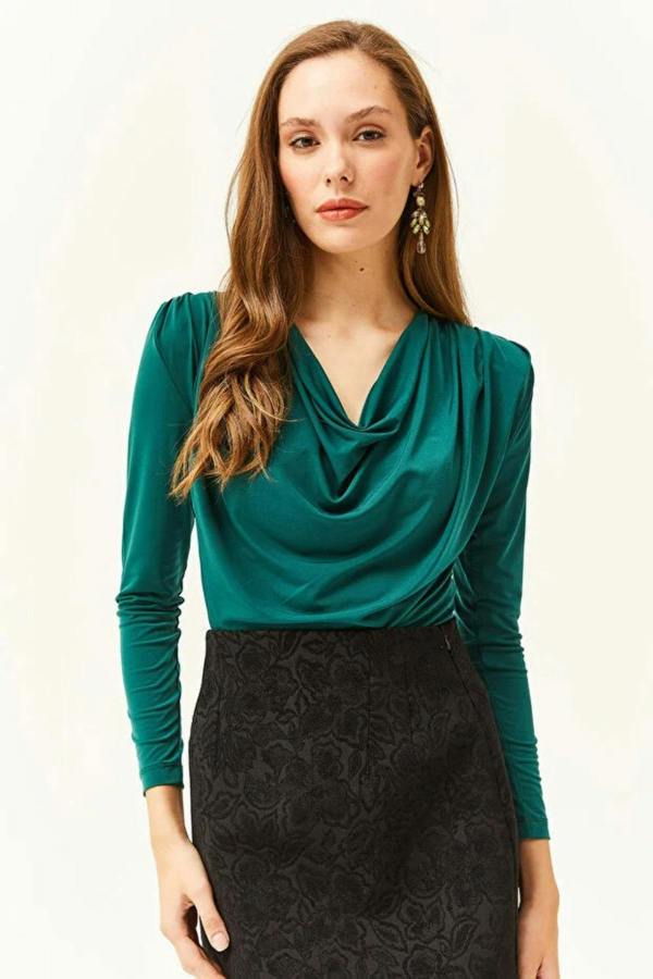 Hoxton Gal Padded-Pleated V-Neck Blouse