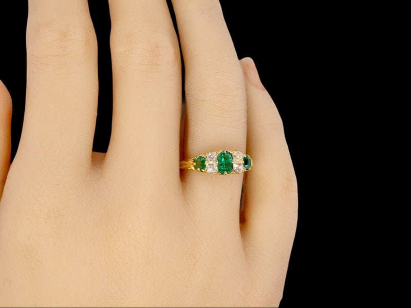 Vintage Tom An exceptional antique Emerald and Diamond Ring