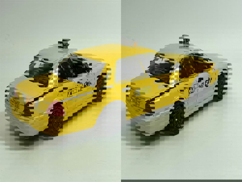 Greenlight CREED 1999 Ford Crown Victoria Philly Taxi 1:24 Scale 84173