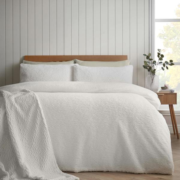 Catherine Lansfield Textured Wave Faux Fur Duvet Cover Set Cream