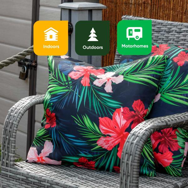 Gardenwize Pair of Outdoor Scatter Cushions – Tropical Leaf Design