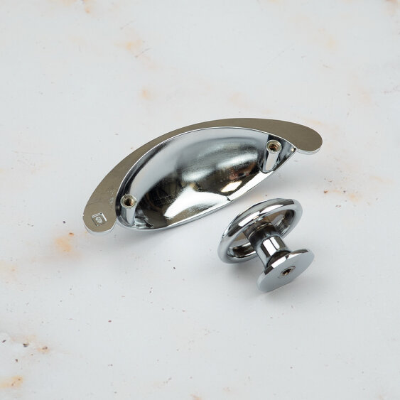 Handle & Home Polished Chrome Knob and Coordinating Cup Handle