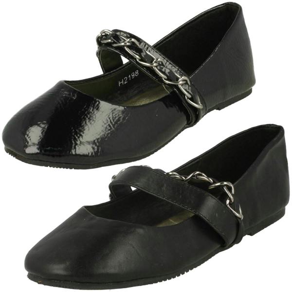 Spot On Girls Cutie Flat Shoe With Bar Chain H2198