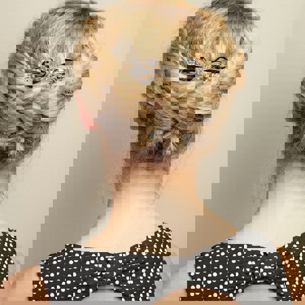 bow hair clip black with braided hairstyle