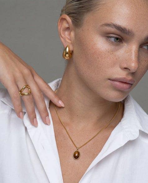 Elk & Bloom Medium Chubby 14K Gold Teardrop Drop Studs