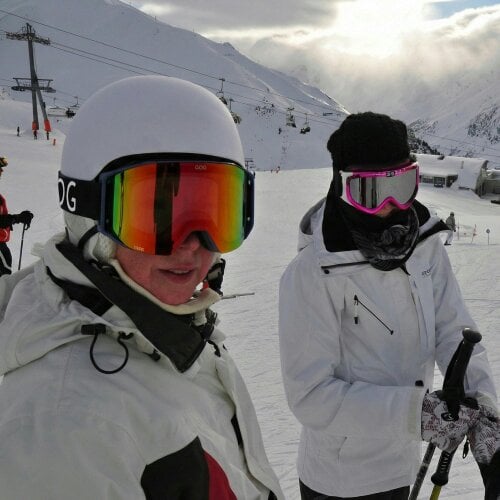 GOG Eyewear Unisex Ski Snowboard UV400 Goggles with Photochromic Anti Fog Lens