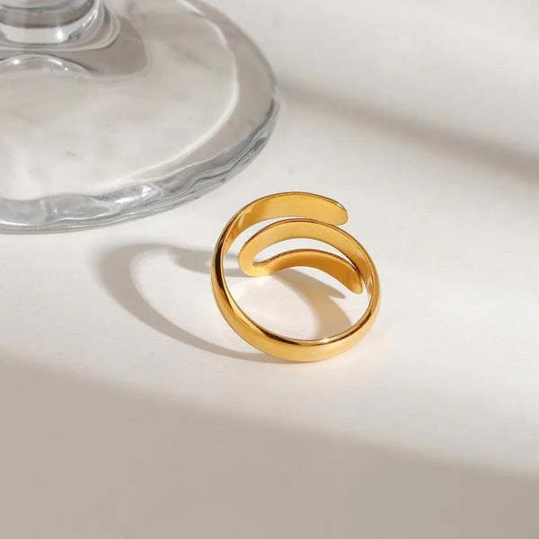 Elk & Bloom Chunky Wrap Wave 14K Gold Ring