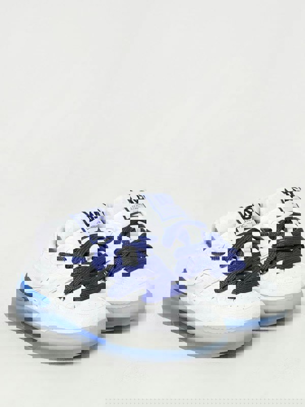 208266265.jpg