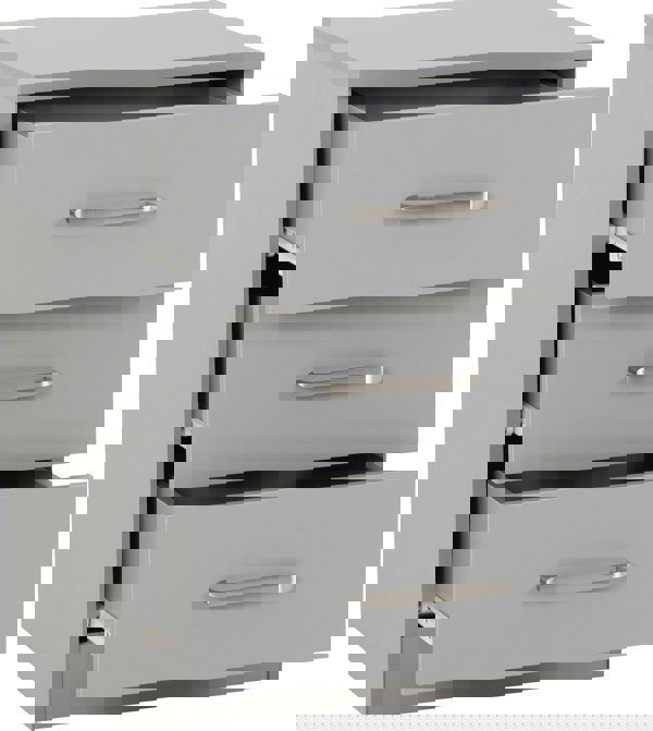 Seconique Dakota 3 Door Triple Wardrobe 4 Piece Bedroom Set