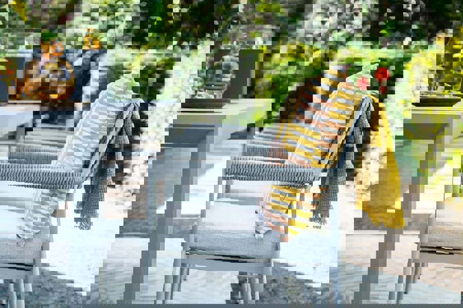 Garden Impressions Latina 6 Seater Extending Dining Table with Barcelona Dining Chairs