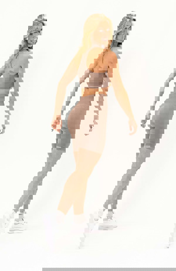 V3 Apparel Women's seamless Limitless high waisted cycle shorts in fawn – Squat proof 5 inch inseam leg bum enhancing shorts for Gym workouts training, Running, yoga, bodybuilding and bikini fitness.