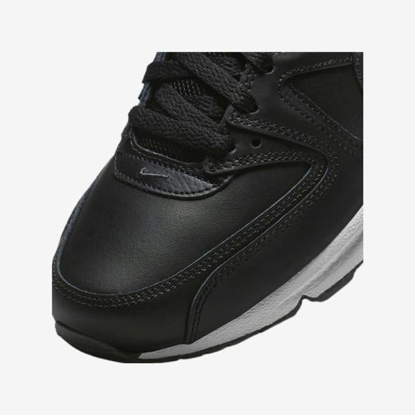 Nike 749760-001 Sneakers   in  Black