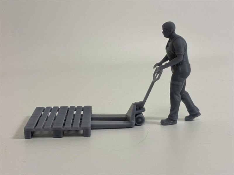 MCSlots Trackside Unpainted Figure 481 Warehouse Operative 1:32 Scale Wasp