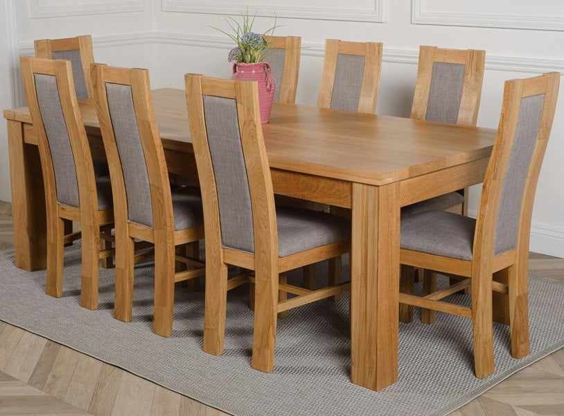 That's Furniture Dakota Extra Large Oak Dining Table with Stanford Oak Chairs