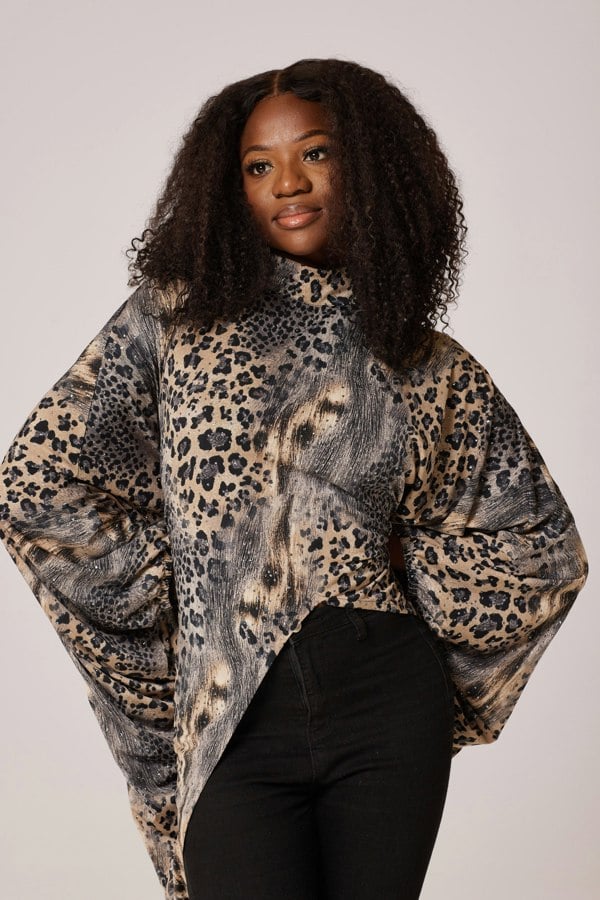 SparklingSafariChic, GlitteredLeopardLuxury, ShimmeringFelineEssence, DazzlingCheetahElegance, LustrousLeopardDrape, TwinklingWildGlam, RadiantJungleCouture, GlimmeringLeopardStyle, GleamingCheetahTunic, GlamorousSpotsEnsemble,