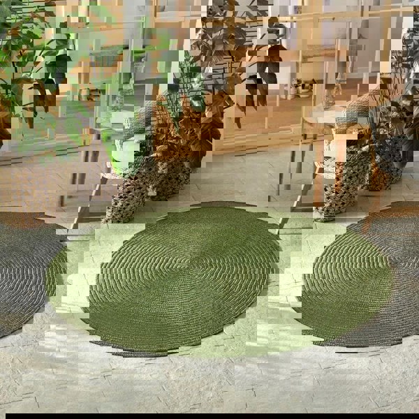 The Rugs Indoor Outdoor Trenzado Rug – Bordered Plain Design