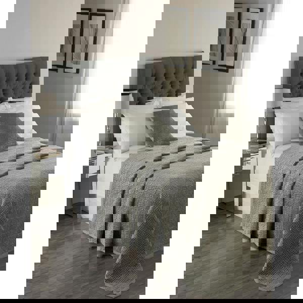 Riva Home Brooklands Bedspread - Silver