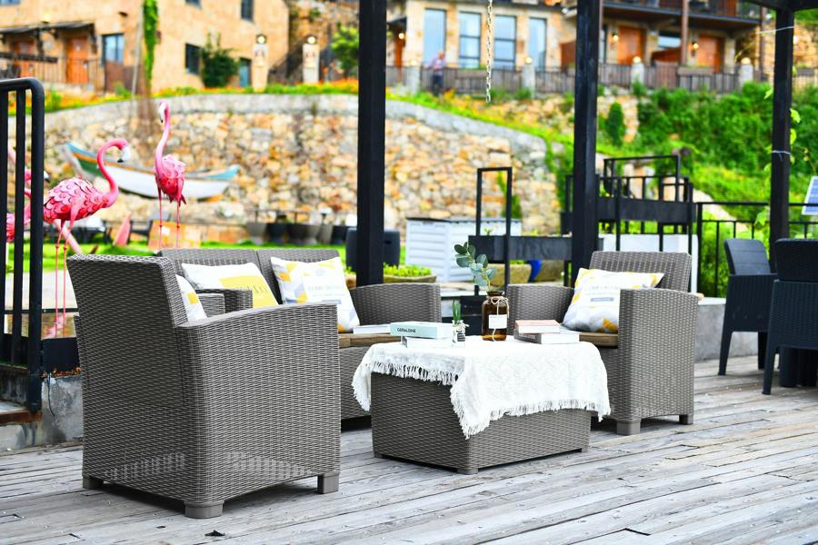 Homeology SANTANA 4 Piece PE Rattan 4-Seater with Cushions Garden Furniture and Coffee Table Set in Greige