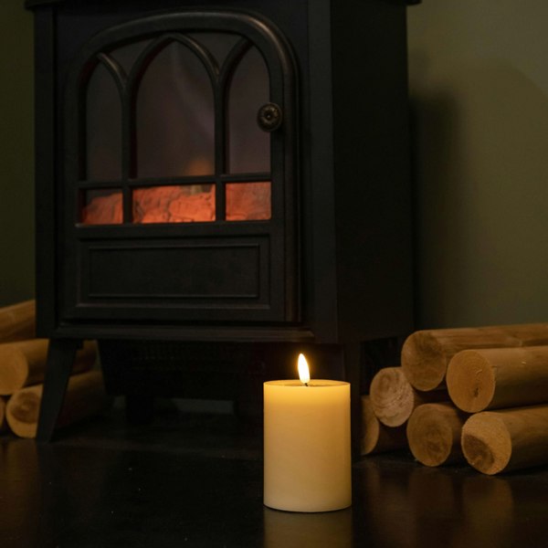 Samuel Alexander 7.5cm x 10cm Cream Wax Melted Pool Effect Candle with Timer Function and Warm White LED
