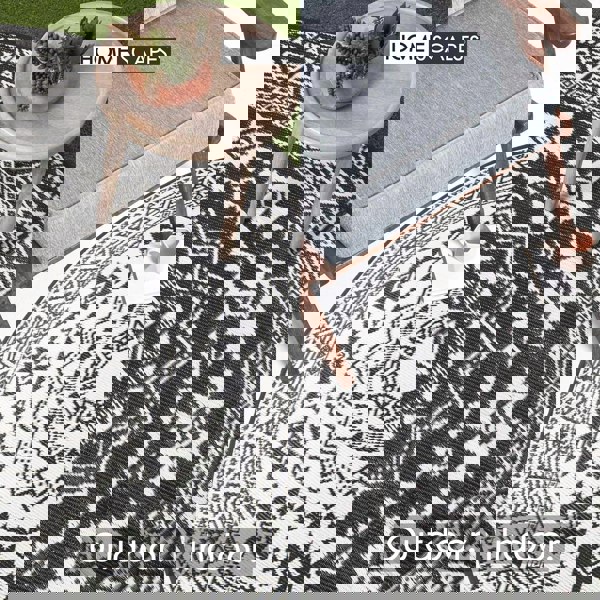 HOMESCAPES Outdoor Rug Luxury Waterproof Reversible, For Garden, Round Motif