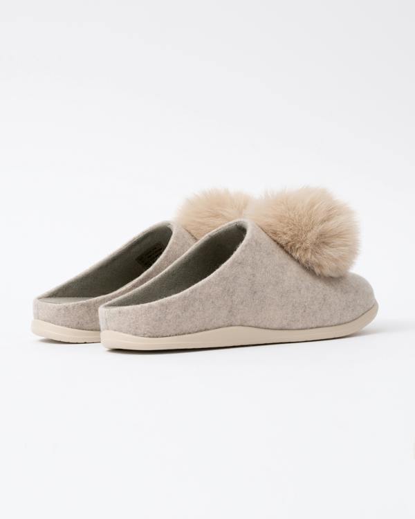 Back of the FitFlop IQ-Snug Womens Felt Pom Pom Slipper - Hazy Taupe E40