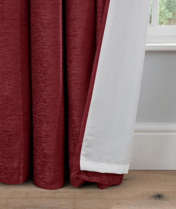 Smart Living Chenille Eyelet Curtain - Red