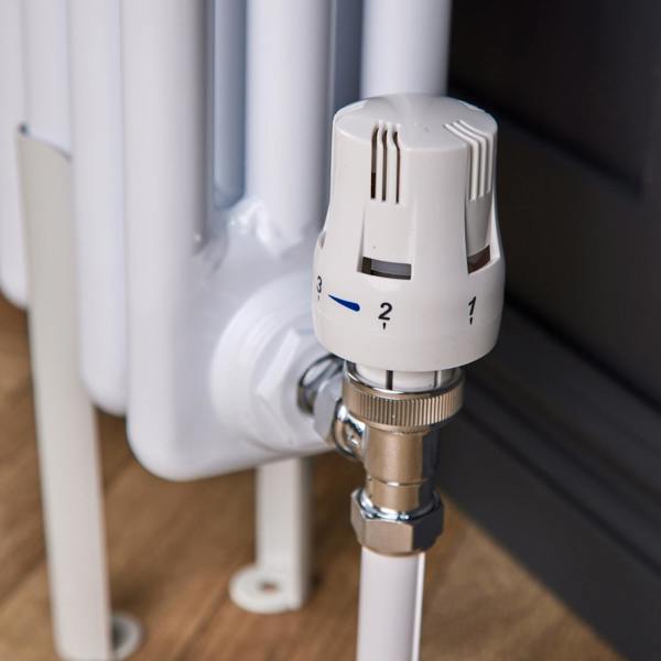 Flode Angled Round Thermostatic TRV & Lockshield With Shut Off | 15mm x 1/2″ | Gloss White