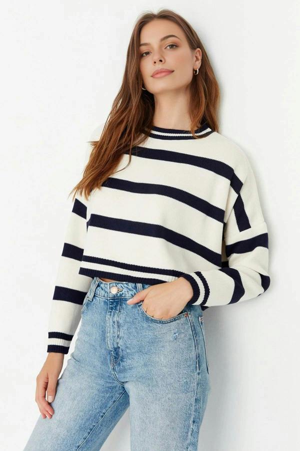 WOVCOR Crop Striped Knit Sweater