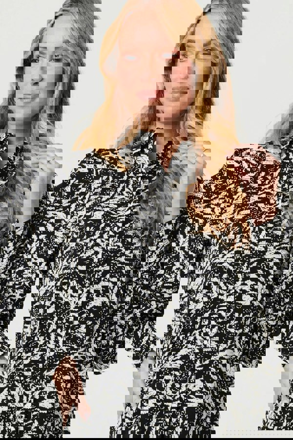 Black | Leaf Print Long Balloon Sleeve Shirt
