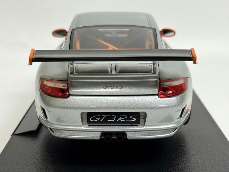 Welly 2007 Porsche 911 997 GT3 RS Silver 1:18 Scale Welly 18015s