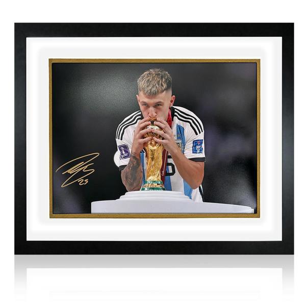 Lisandro Martínez Signed Argentina Deluxe Mount Frame