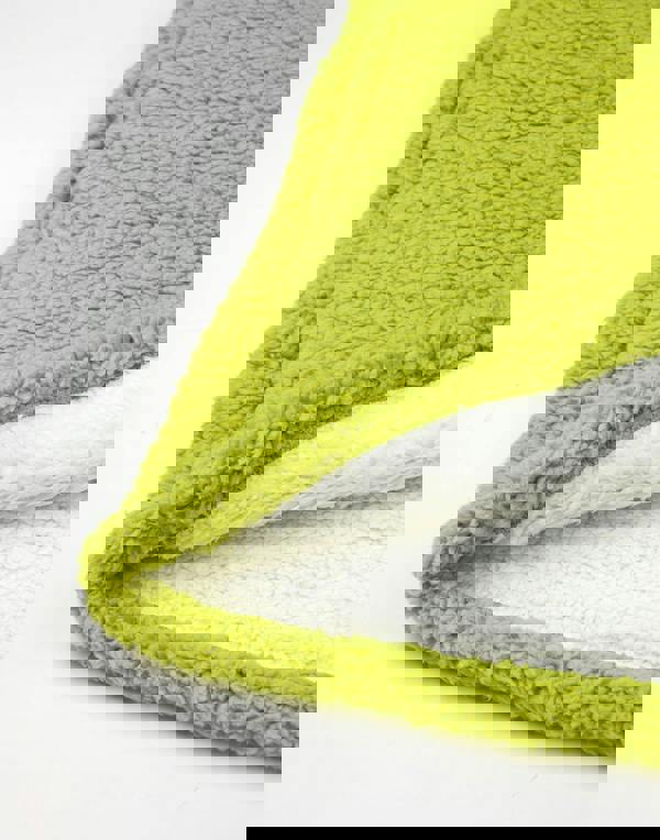 The Grinch Unisex Kids Green Embroided Face Blanket Hoodie (One Size)