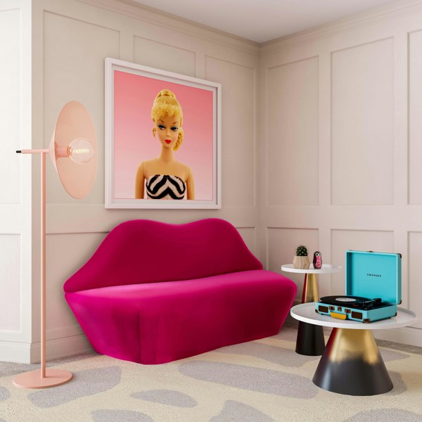 Furniture Edit Lips Hot Pink Velvet Settee