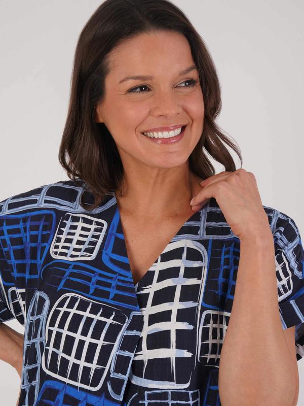 VIZ-A-VIZ Abstract Grid Print Dress