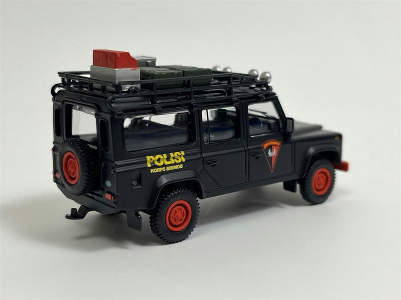 Mini GT Land Rover Defender 110 Mobile Brigade Corps 1:64 Scale Mini GT MGT00522R