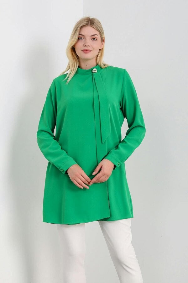 Hoxton Gal Oversized High Neck Tunic Top with Brooch Details in Green